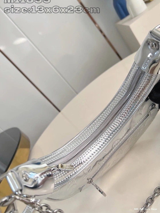 Aaa replica ru LOUIS VUITTON LOOP-23*13*6CM 0719